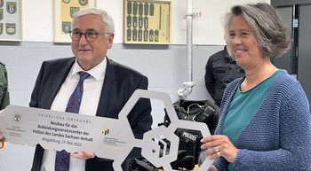 Übergabe des Bekleidungsservicecenters der Landespolizei Sachsen-Anhalt